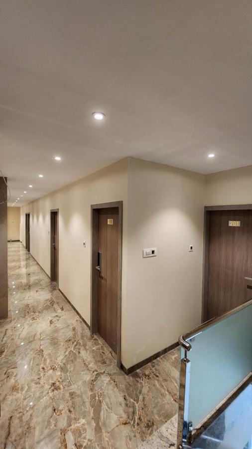 Peace International Hotel Mumbai Exterior photo